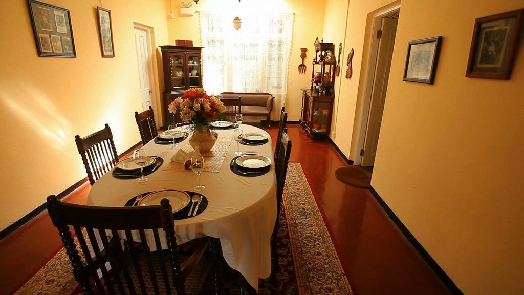 Senani Colonial Holiday Bungalow Nuwara Eliya Habitación foto